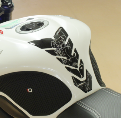 Протектор за резервоар OneDesigin SEXY2 CGBE12P