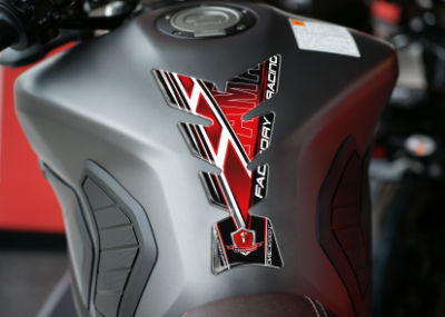 Протектор за резервоар OneDesigin YAMAHA CGMOON11P