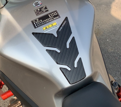 Протектор за резервоар OneDesigin CARBON LOOK PADM1P